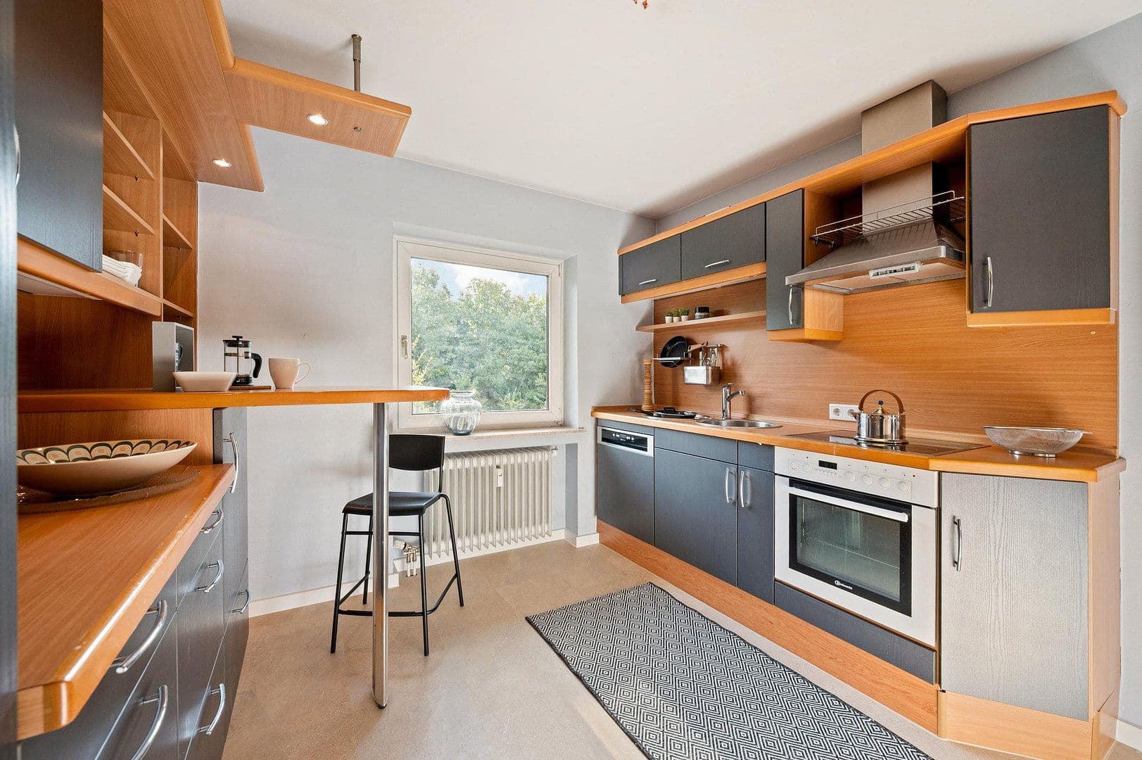 Prenájom bytu 3-izbový 86 m², Wiesbaden, Hesensko Prenájom bytu 3-izbový 86 m², Wiesbaden, Hesensko