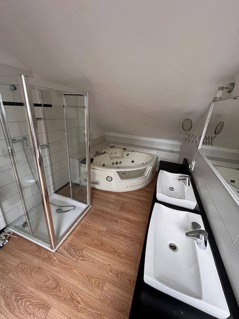 Prenájom domu 125 m², pozemek 1 m², Roßbach (Wied), Porýnie-Falcko Prenájom domu 125 m², pozemek 1 m², Roßbach (Wied), Porýnie-Falcko