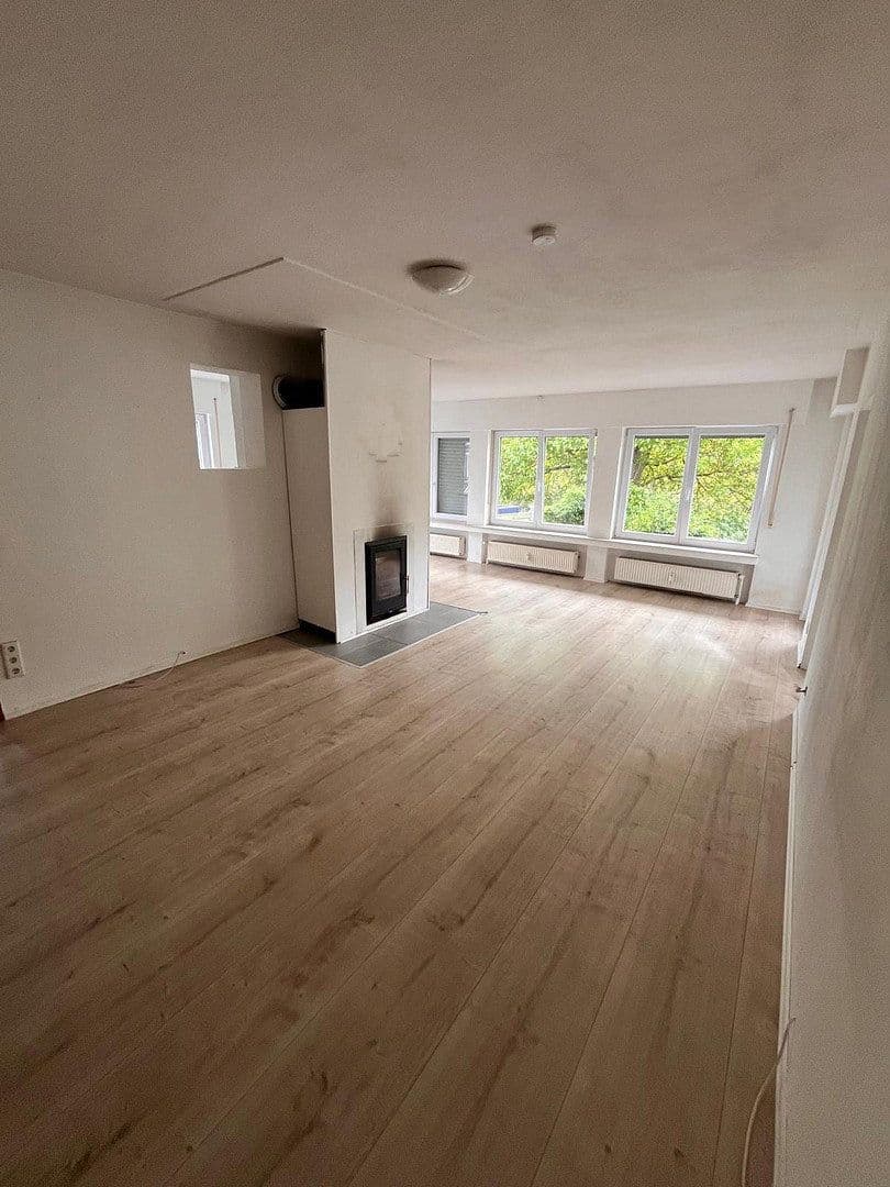Prenájom domu 125 m², pozemek 1 m², Roßbach (Wied), Porýnie-Falcko Prenájom domu 125 m², pozemek 1 m², Roßbach (Wied), Porýnie-Falcko