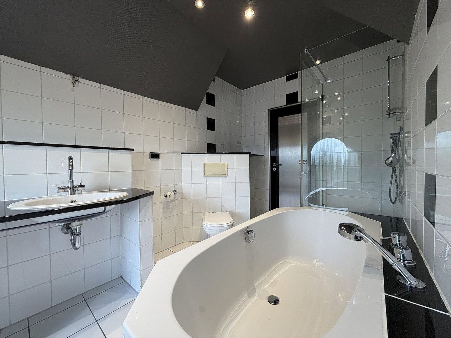 Predaj bytu 3-izbový 105 m², Oberhausen, Severné Porýnie - Westfálsko Predaj bytu 3-izbový 105 m², Oberhausen, Severné Porýnie - Westfálsko