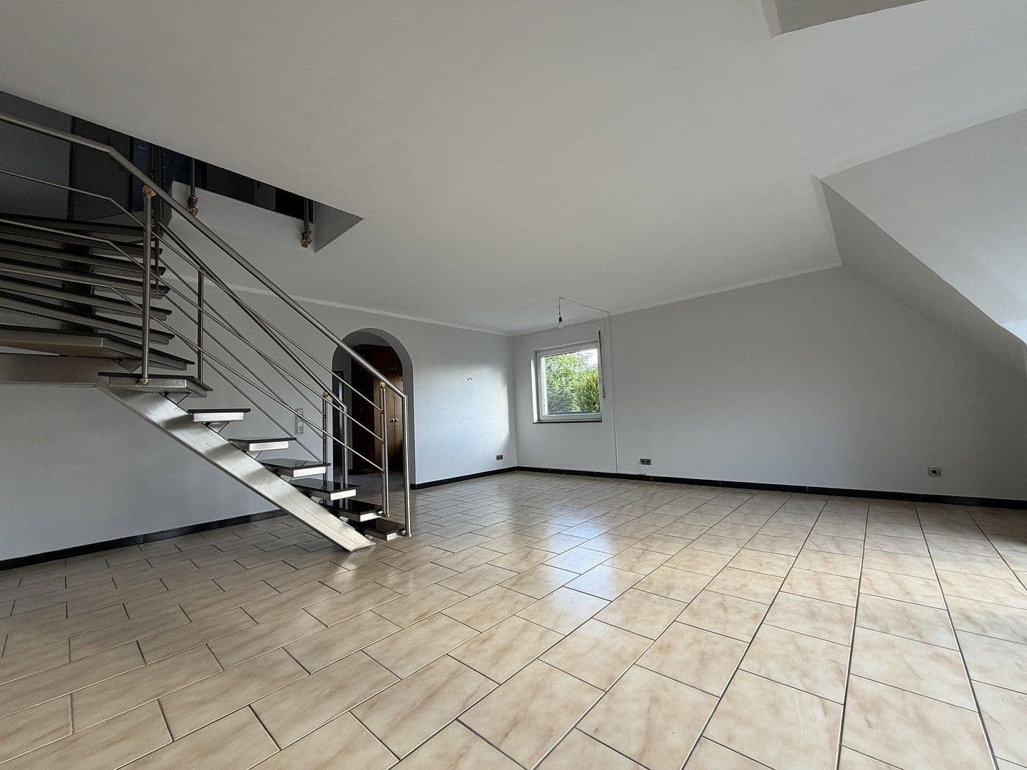 Predaj bytu 3-izbový 105 m², Oberhausen, Severné Porýnie - Westfálsko Predaj bytu 3-izbový 105 m², Oberhausen, Severné Porýnie - Westfálsko