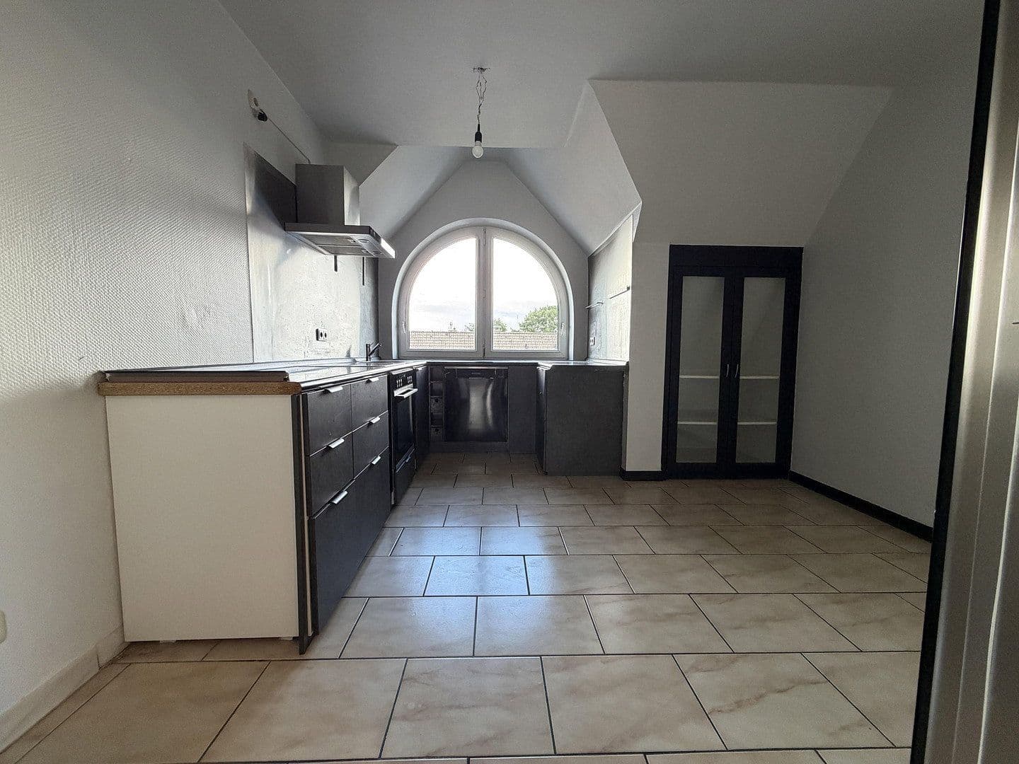 Predaj bytu 3-izbový 105 m², Oberhausen, Severné Porýnie - Westfálsko Predaj bytu 3-izbový 105 m², Oberhausen, Severné Porýnie - Westfálsko