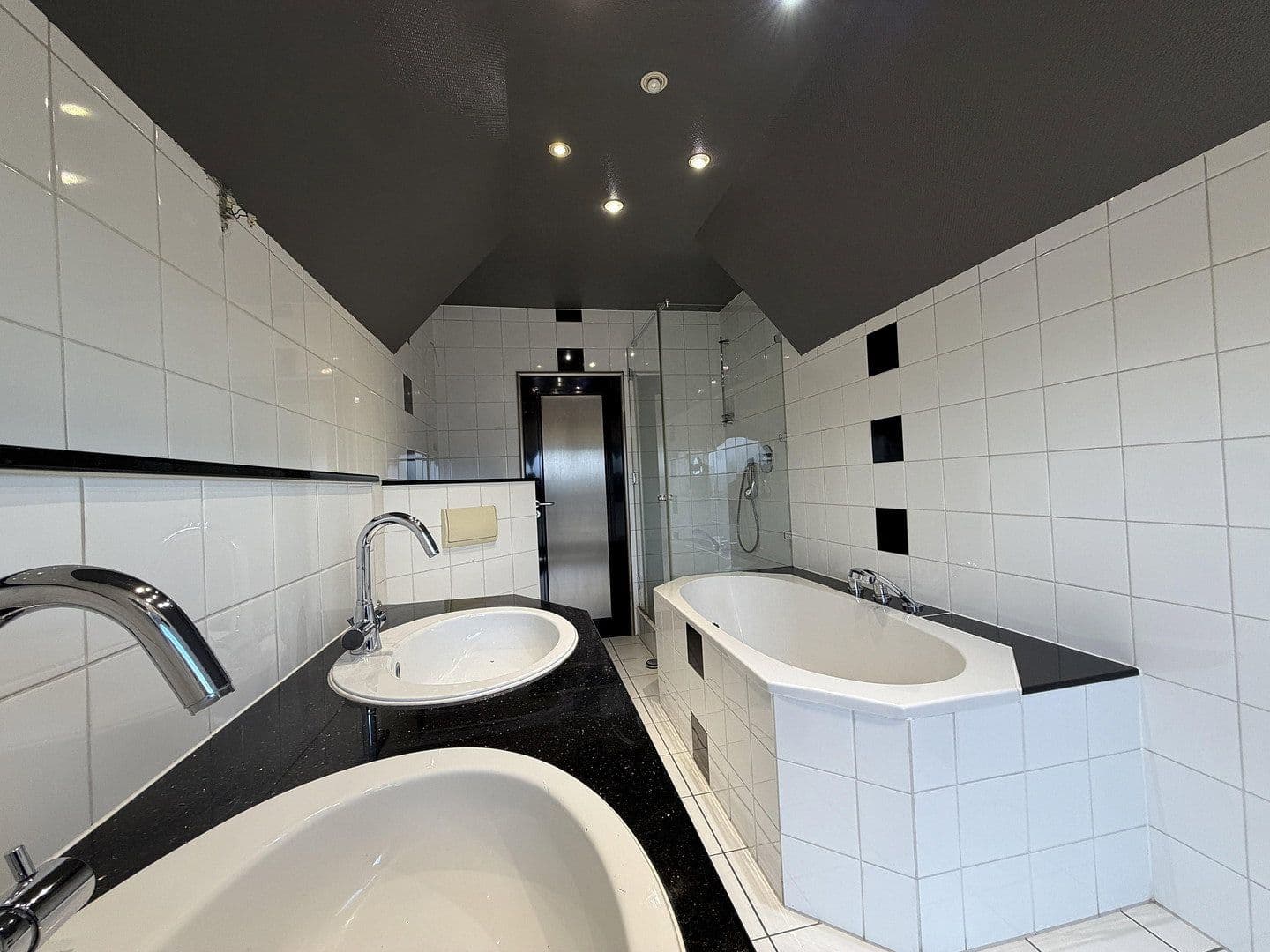 Predaj bytu 3-izbový 105 m², Oberhausen, Severné Porýnie - Westfálsko Predaj bytu 3-izbový 105 m², Oberhausen, Severné Porýnie - Westfálsko