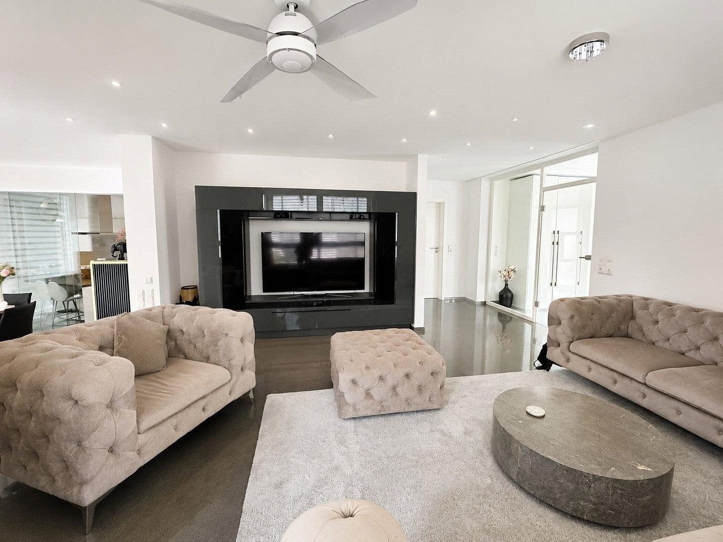 Predaj domu 258 m², pozemek 1.080 m², Welzheim, Bádensko-Wurttembersko Predaj domu 258 m², pozemek 1.080 m², Welzheim, Bádensko-Wurttembersko