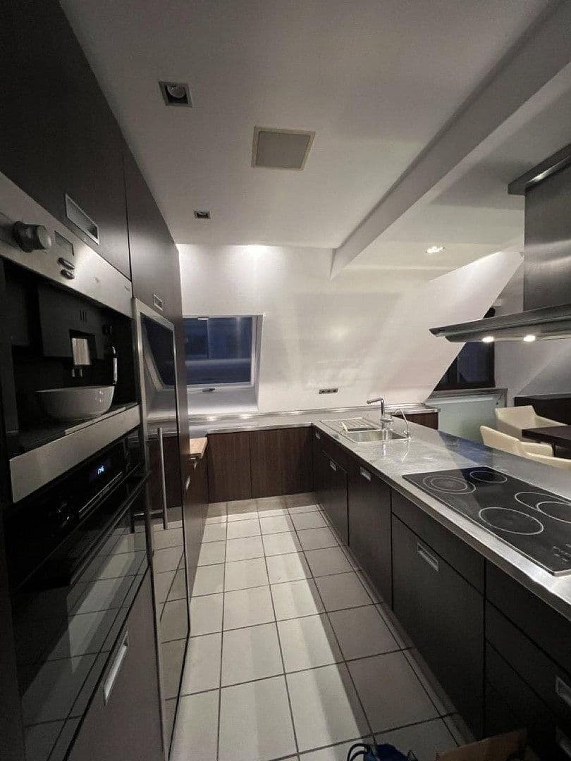 Prenájom bytu 2-izbový 92 m², Q4 9, Mannheim, Bádensko-Wurttembersko Prenájom bytu 2-izbový 92 m², Q4 9, Mannheim, Bádensko-Wurttembersko