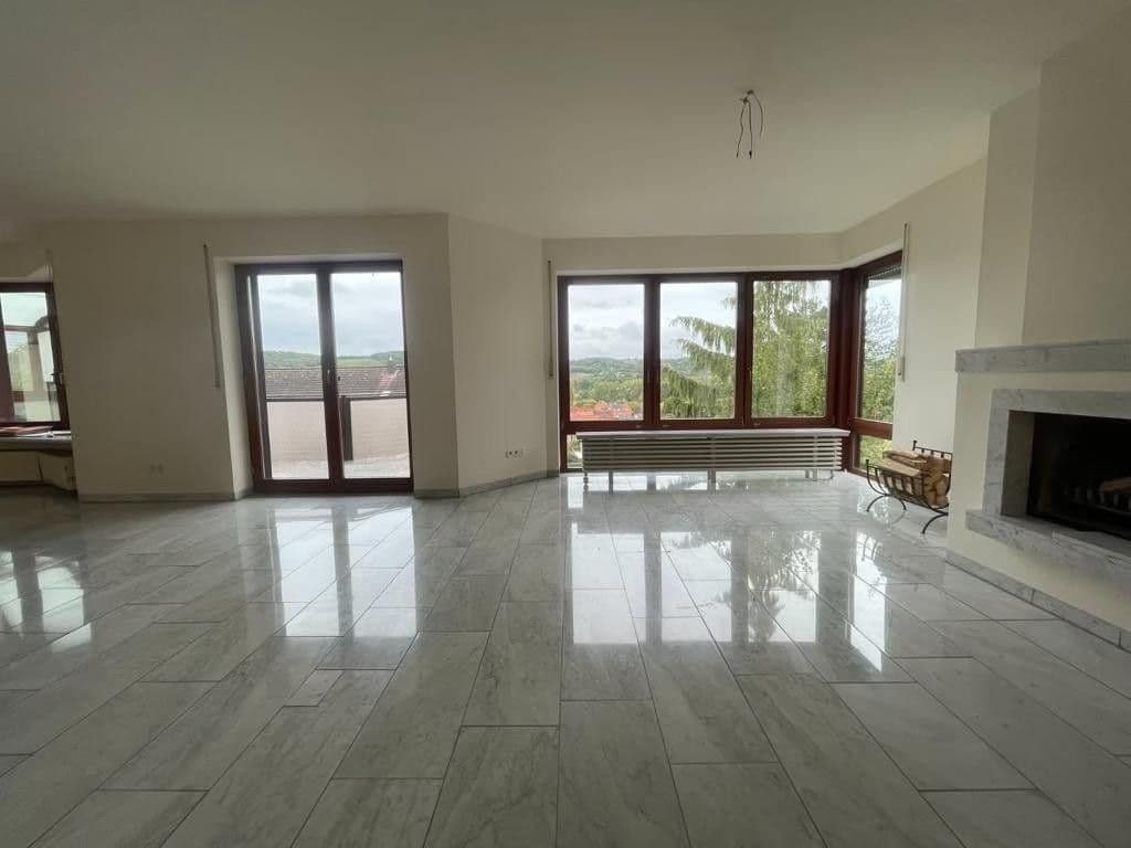 Predaj domu 180 m², pozemek 624 m², Sommerhausen, Bavorsko Predaj domu 180 m², pozemek 624 m², Sommerhausen, Bavorsko