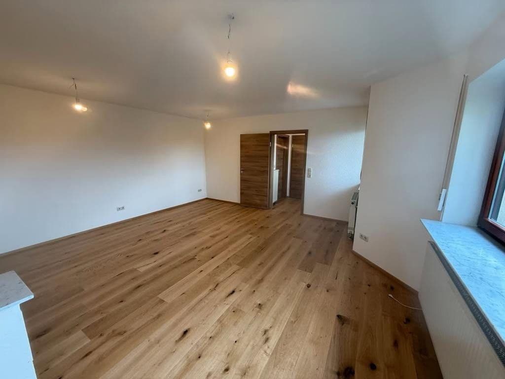 Predaj domu 180 m², pozemek 624 m², Sommerhausen, Bavorsko Predaj domu 180 m², pozemek 624 m², Sommerhausen, Bavorsko