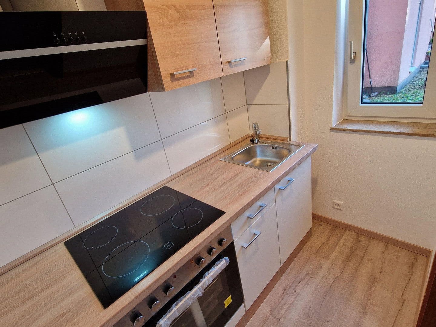Prenájom bytu 2-izbový 33 m², Schlosserstr. 16, Rastatt, Bádensko-Wurttembersko Prenájom bytu 2-izbový 33 m², Schlosserstr. 16, Rastatt, Bádensko-Wurttembersko