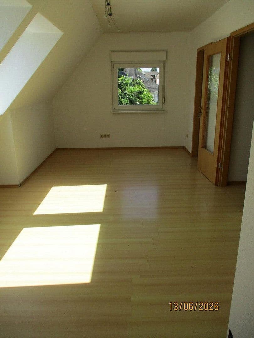 Prenájom domu 132 m², pozemek 490 m², Friedberg (Hessen), Hesensko Prenájom domu 132 m², pozemek 490 m², Friedberg (Hessen), Hesensko
