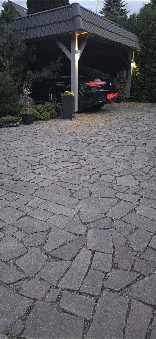 Predaj domu 100 m², pozemek 2.000 m², Limbacherstr.370, Chemnitz, Sasko Predaj domu 100 m², pozemek 2.000 m², Limbacherstr.370, Chemnitz, Sasko
