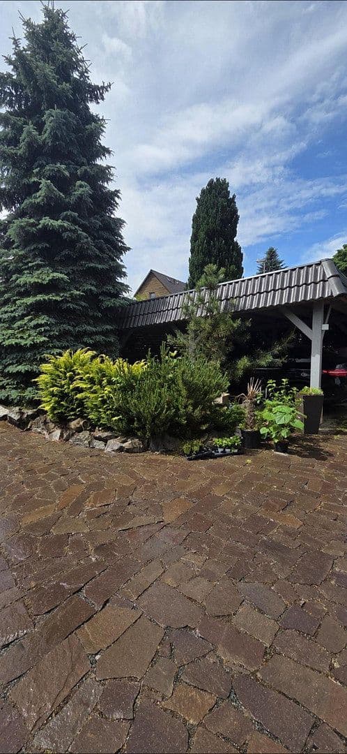 Predaj domu 100 m², pozemek 2.000 m², Limbacherstr.370, Chemnitz, Sasko Predaj domu 100 m², pozemek 2.000 m², Limbacherstr.370, Chemnitz, Sasko