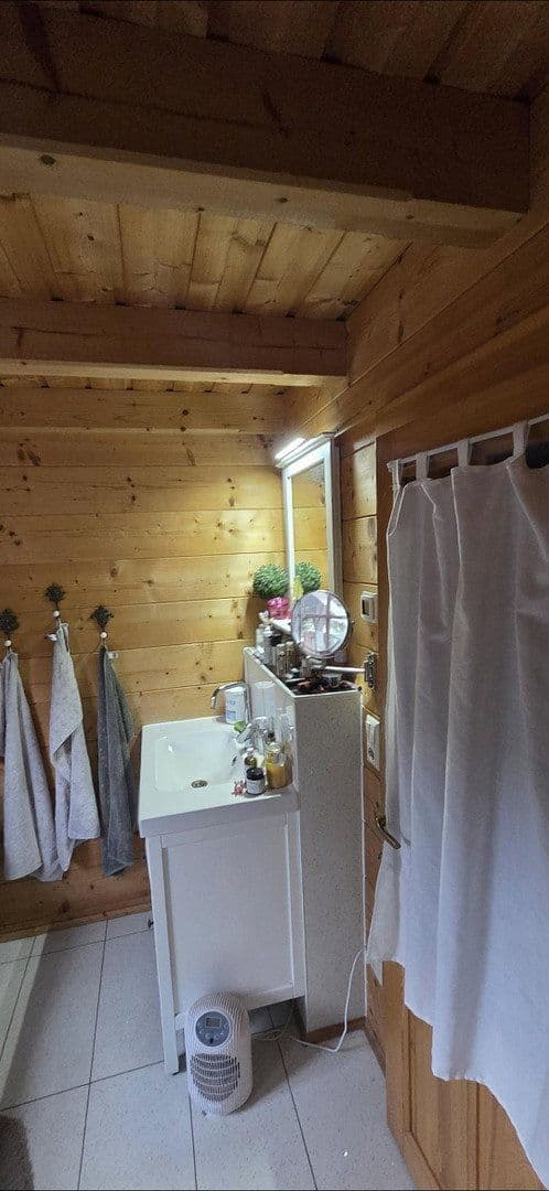 Predaj domu 100 m², pozemek 2.000 m², Limbacherstr.370, Chemnitz, Sasko Predaj domu 100 m², pozemek 2.000 m², Limbacherstr.370, Chemnitz, Sasko