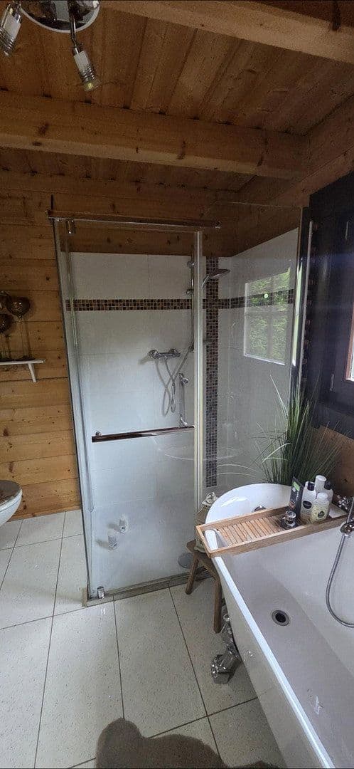 Predaj domu 100 m², pozemek 2.000 m², Limbacherstr.370, Chemnitz, Sasko Predaj domu 100 m², pozemek 2.000 m², Limbacherstr.370, Chemnitz, Sasko