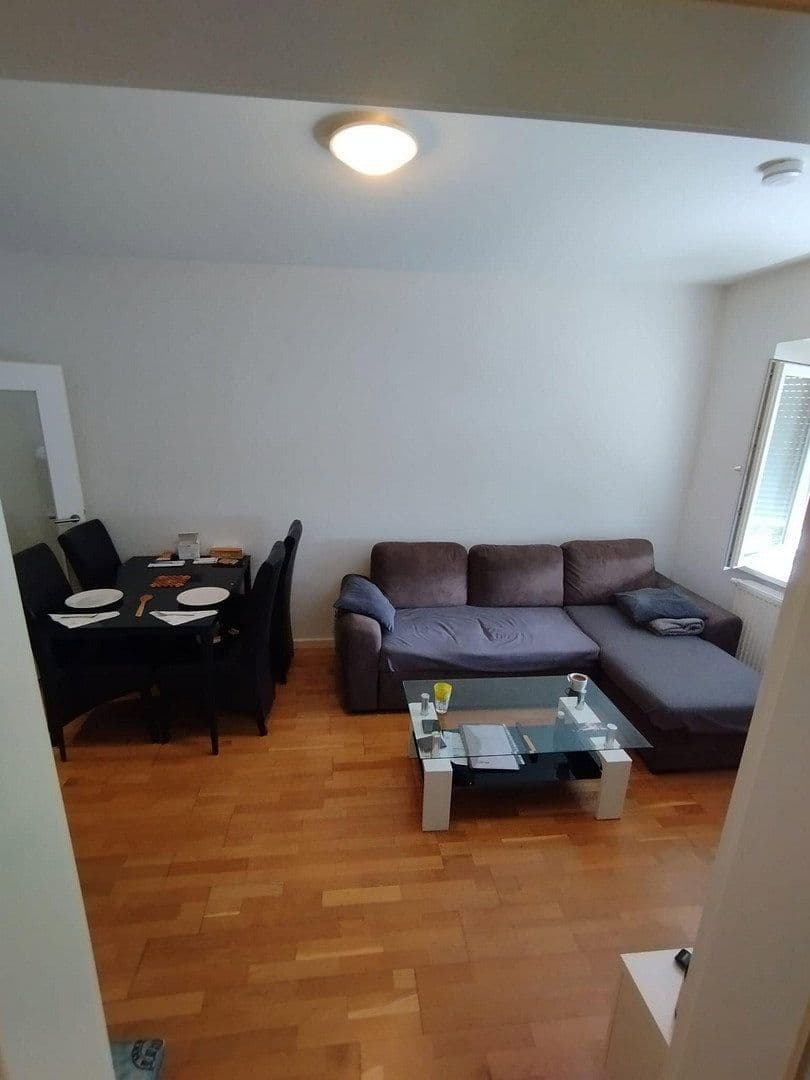 Prenájom bytu 2-izbový 42 m², Frankfurt am Main, Hesensko Prenájom bytu 2-izbový 42 m², Frankfurt am Main, Hesensko