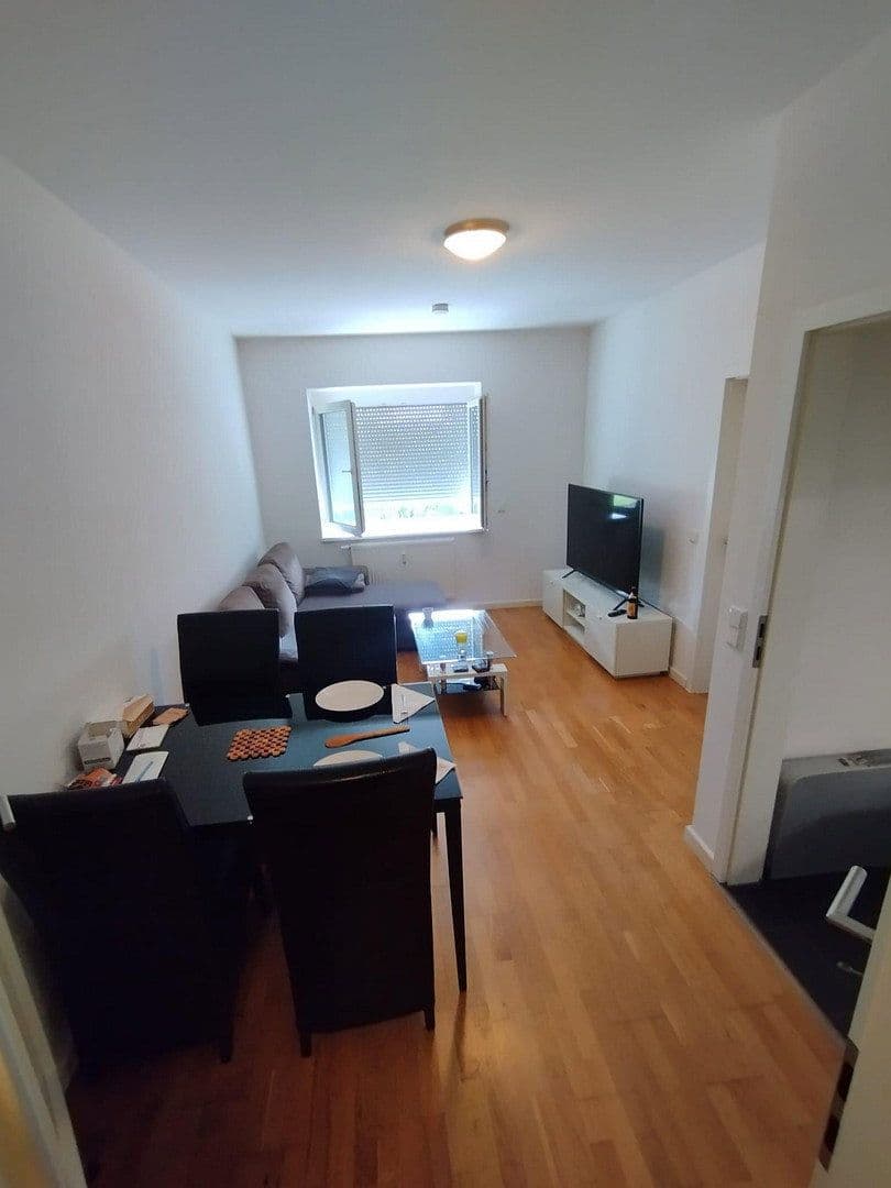 Prenájom bytu 2-izbový 42 m², Frankfurt am Main, Hesensko Prenájom bytu 2-izbový 42 m², Frankfurt am Main, Hesensko