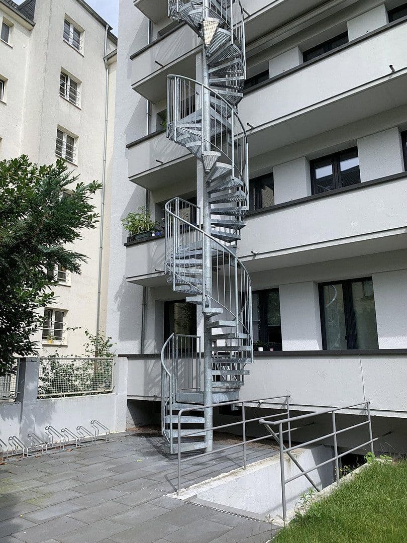 Predaj domu 879 m², pozemek 259 m², Färberstr. 116, Düsseldorf, Severné Porýnie - Westfálsko Predaj domu 879 m², pozemek 259 m², Färberstr. 116, Düsseldorf, Severné Porýnie - Westfálsko