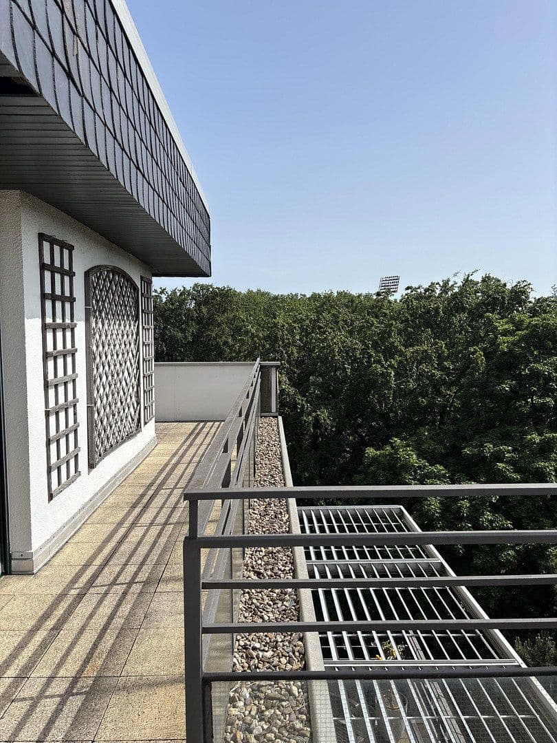 Prenájom bytu 3-izbový 160 m², Uerdingerstrasse 421, Krefeld, Severné Porýnie - Westfálsko Prenájom bytu 3-izbový 160 m², Uerdingerstrasse 421, Krefeld, Severné Porýnie - Westfálsko