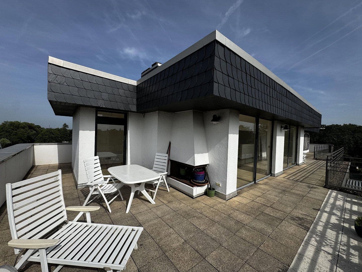 Prenájom bytu 3-izbový 160 m², Uerdingerstrasse 421, Krefeld, Severné Porýnie - Westfálsko Prenájom bytu 3-izbový 160 m², Uerdingerstrasse 421, Krefeld, Severné Porýnie - Westfálsko