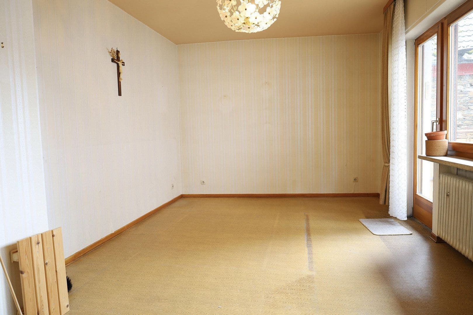 Predaj domu 139 m², pozemek 78 m², Niederheimbach, Porýnie-Falcko Predaj domu 139 m², pozemek 78 m², Niederheimbach, Porýnie-Falcko