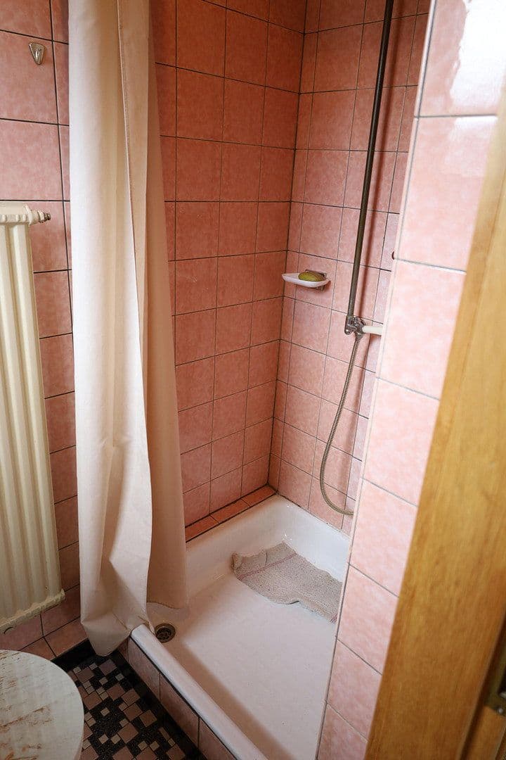 Predaj domu 139 m², pozemek 78 m², Niederheimbach, Porýnie-Falcko Predaj domu 139 m², pozemek 78 m², Niederheimbach, Porýnie-Falcko