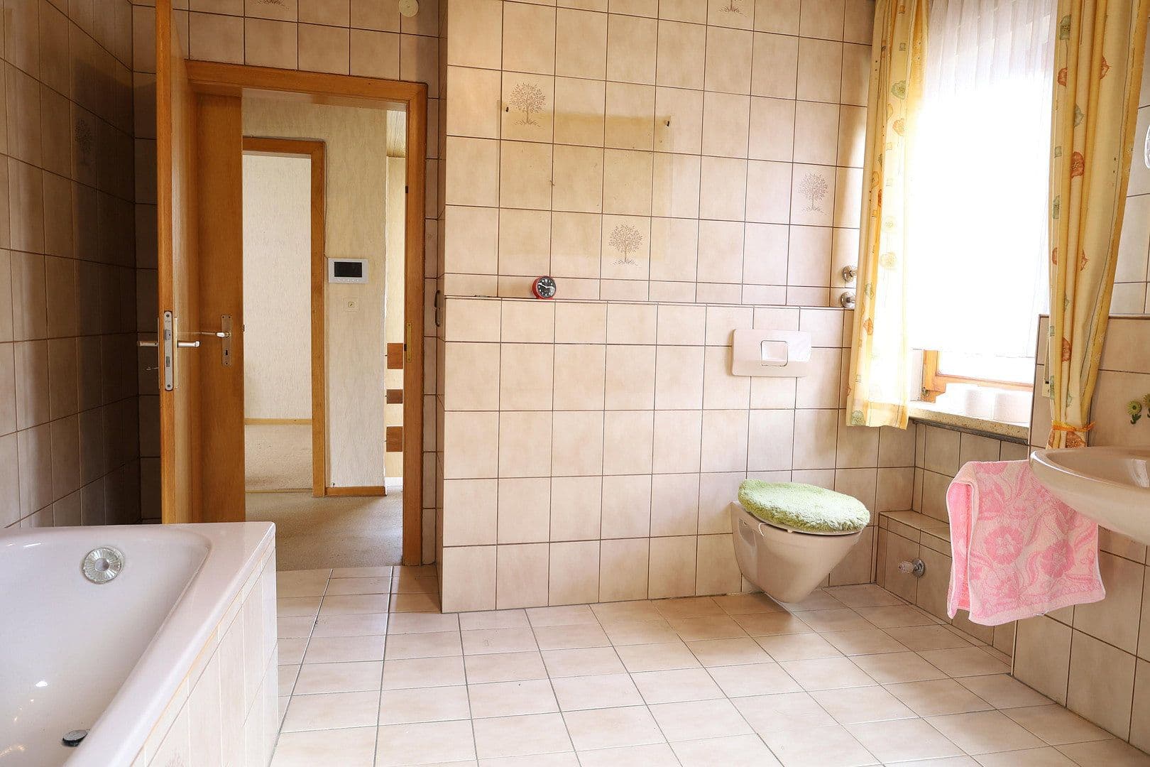 Predaj domu 139 m², pozemek 78 m², Niederheimbach, Porýnie-Falcko Predaj domu 139 m², pozemek 78 m², Niederheimbach, Porýnie-Falcko