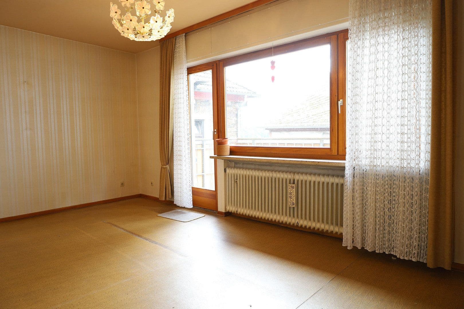Predaj domu 139 m², pozemek 78 m², Niederheimbach, Porýnie-Falcko Predaj domu 139 m², pozemek 78 m², Niederheimbach, Porýnie-Falcko