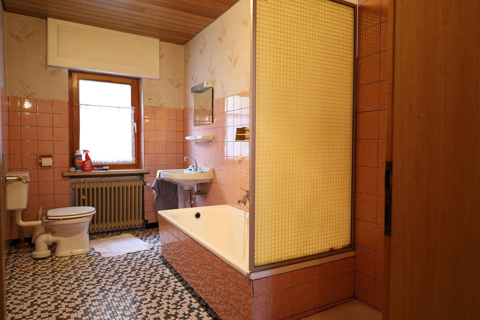 Predaj domu 139 m², pozemek 78 m², Niederheimbach, Porýnie-Falcko Predaj domu 139 m², pozemek 78 m², Niederheimbach, Porýnie-Falcko