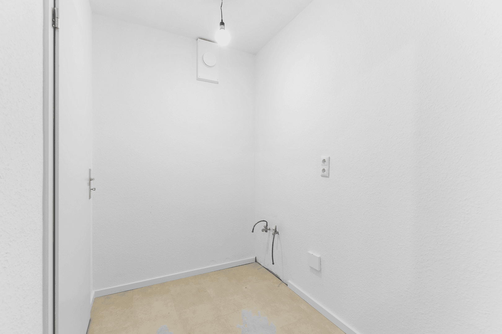 Prenájom bytu 2-izbový 65 m², Julius-Brecht-Straße 3, Frankfurt am Main, Hesensko Prenájom bytu 2-izbový 65 m², Julius-Brecht-Straße 3, Frankfurt am Main, Hesensko