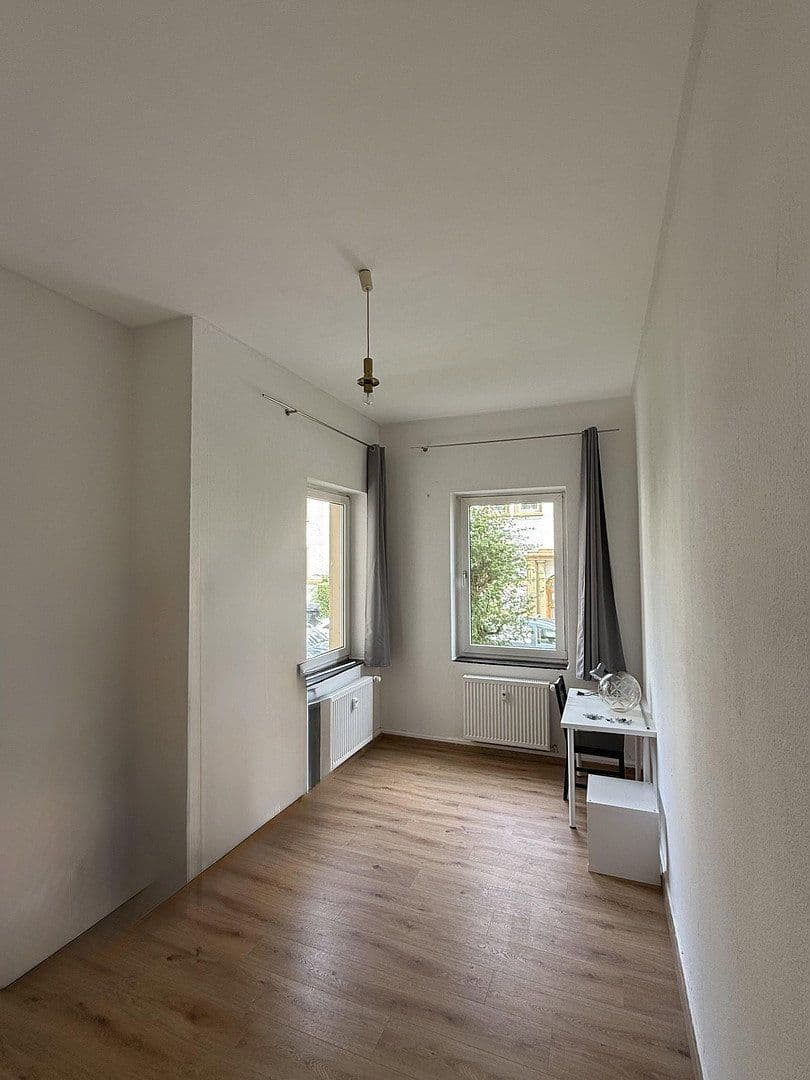 Prenájom bytu 4-izbový 101 m², Johannes-Müller-Straße 9, Koblenz, Porýnie-Falcko Prenájom bytu 4-izbový 101 m², Johannes-Müller-Straße 9, Koblenz, Porýnie-Falcko