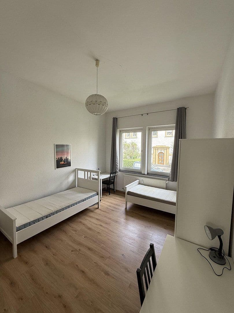 Prenájom bytu 4-izbový 101 m², Johannes-Müller-Straße 9, Koblenz, Porýnie-Falcko Prenájom bytu 4-izbový 101 m², Johannes-Müller-Straße 9, Koblenz, Porýnie-Falcko