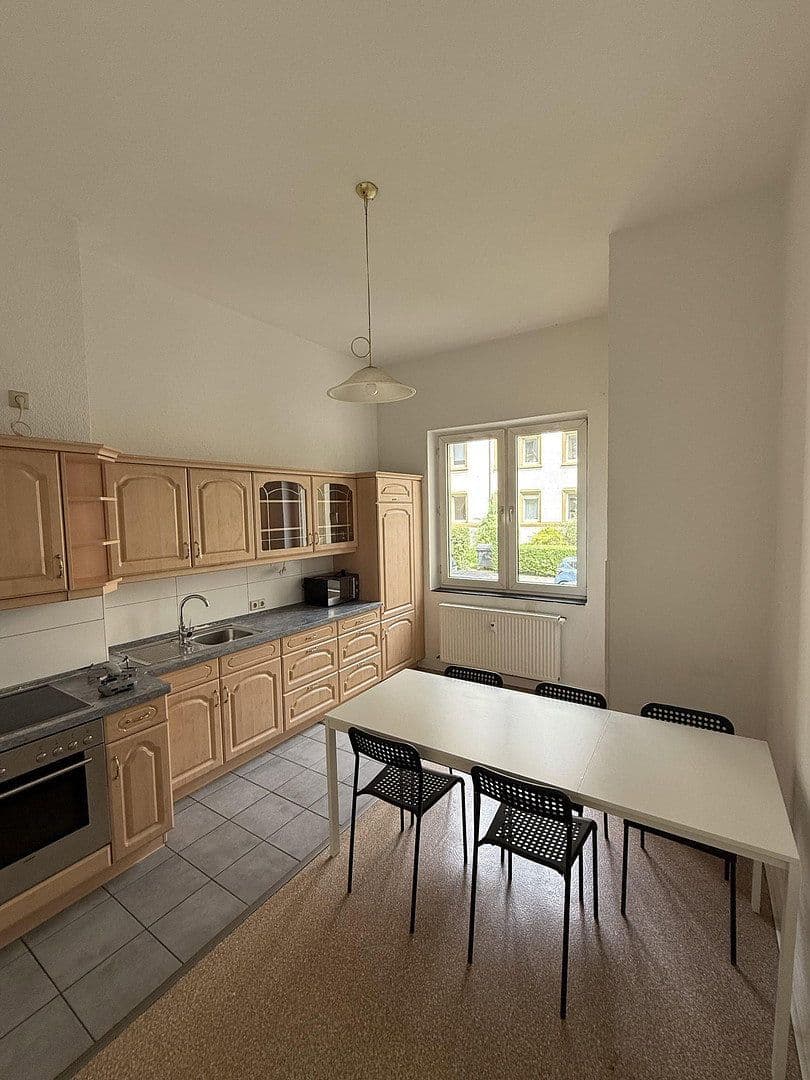 Prenájom bytu 4-izbový 101 m², Johannes-Müller-Straße 9, Koblenz, Porýnie-Falcko Prenájom bytu 4-izbový 101 m², Johannes-Müller-Straße 9, Koblenz, Porýnie-Falcko