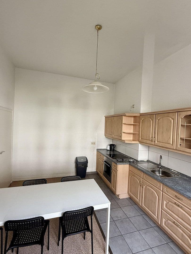 Prenájom bytu 4-izbový 101 m², Johannes-Müller-Straße 9, Koblenz, Porýnie-Falcko Prenájom bytu 4-izbový 101 m², Johannes-Müller-Straße 9, Koblenz, Porýnie-Falcko