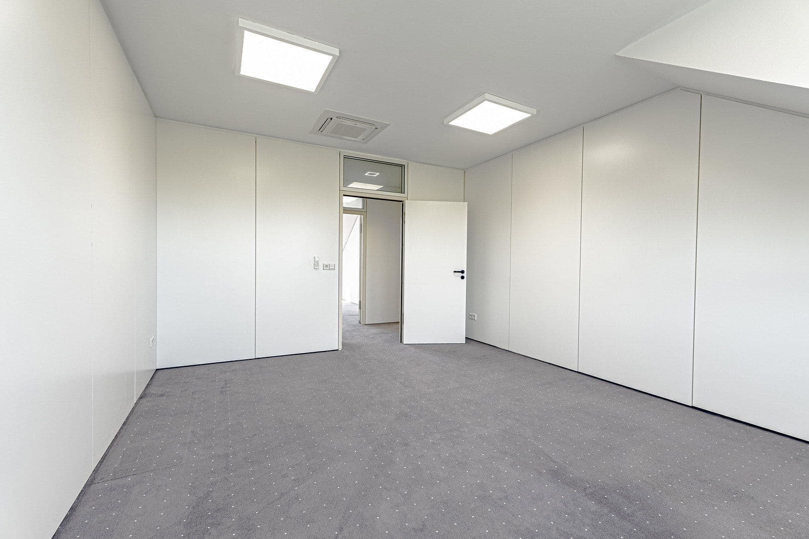 Prenájom kancelárie 204 m², Rennweg 60, Andernach, Porýnie-Falcko Prenájom kancelárie 204 m², Rennweg 60, Andernach, Porýnie-Falcko