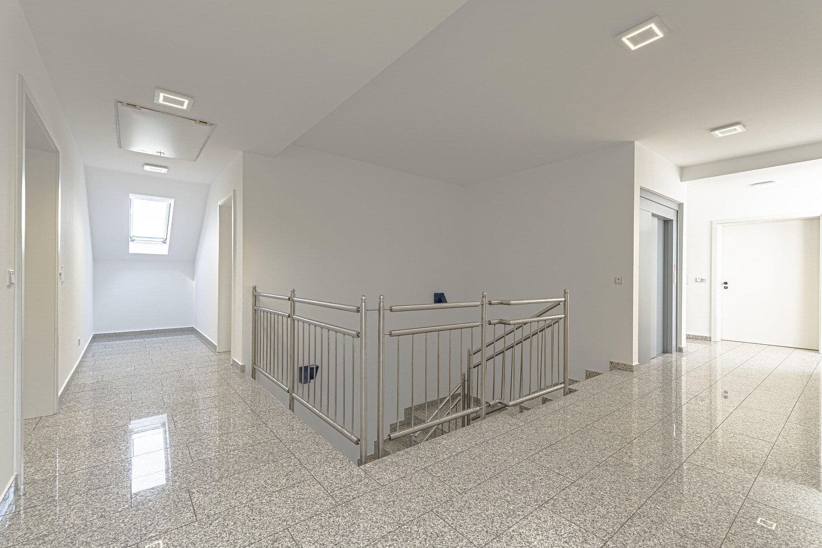 Prenájom kancelárie 204 m², Rennweg 60, Andernach, Porýnie-Falcko Prenájom kancelárie 204 m², Rennweg 60, Andernach, Porýnie-Falcko