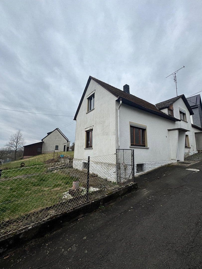 Predaj domu 95 m², pozemek 273 m², Rheinstr. 4, Hartenfels, Porýnie-Falcko Predaj domu 95 m², pozemek 273 m², Rheinstr. 4, Hartenfels, Porýnie-Falcko