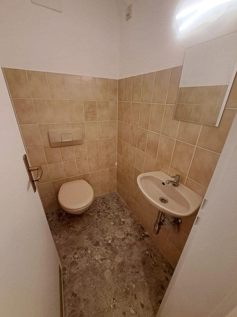 Prenájom bytu 3-izbový 92 m², Oberamteistrasse 12, Tuttlingen, Bádensko-Wurttembersko Prenájom bytu 3-izbový 92 m², Oberamteistrasse 12, Tuttlingen, Bádensko-Wurttembersko