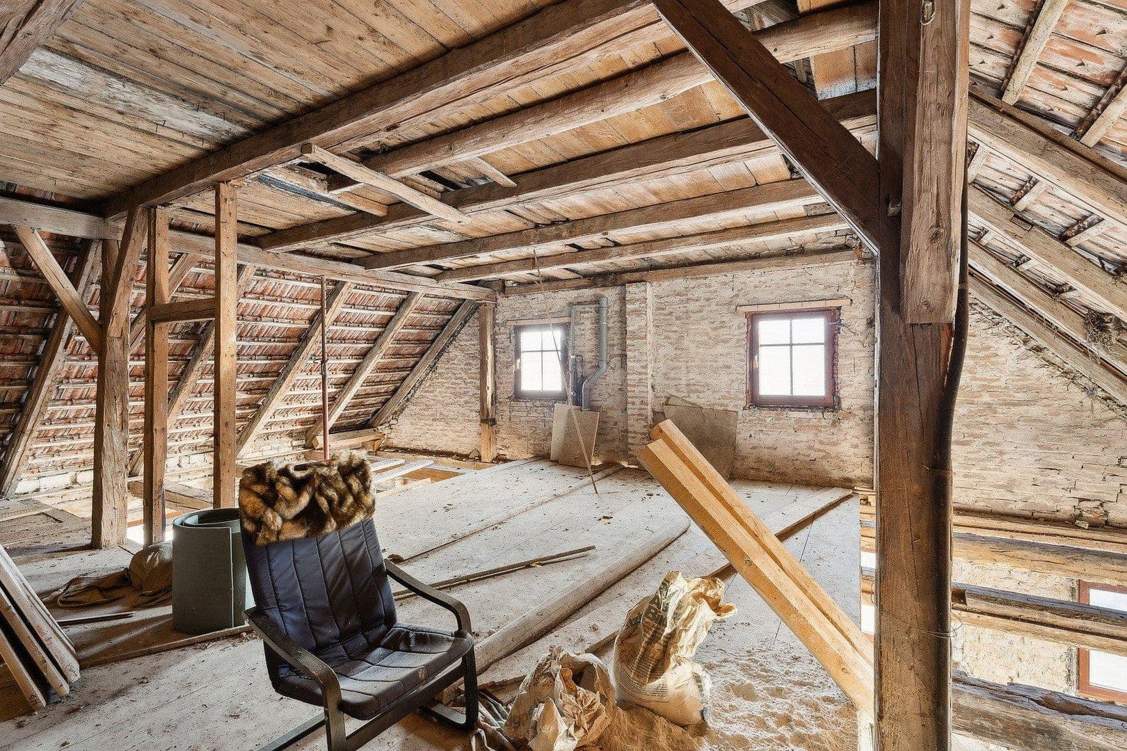 Predaj domu 443 m², pozemek 1.079 m², Ottobeurer Straße 17, Markt Rettenbach, Bavorsko Predaj domu 443 m², pozemek 1.079 m², Ottobeurer Straße 17, Markt Rettenbach, Bavorsko