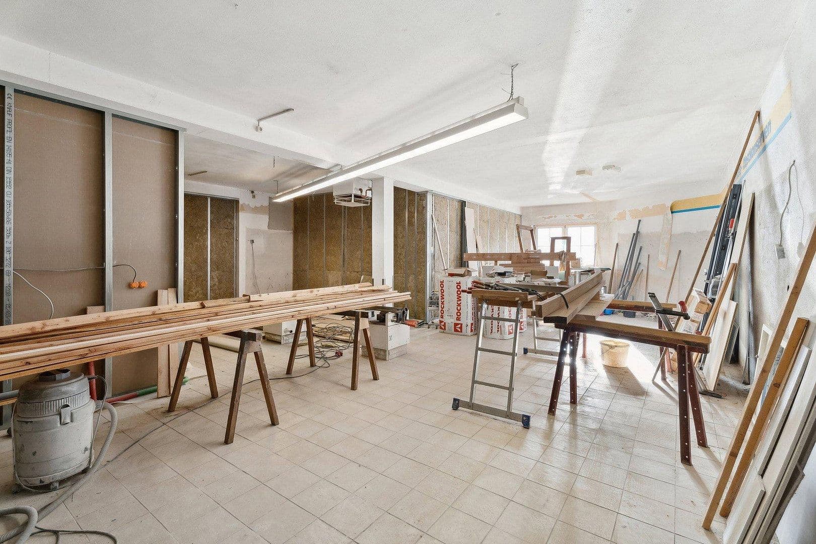 Predaj domu 443 m², pozemek 1.079 m², Ottobeurer Straße 17, Markt Rettenbach, Bavorsko Predaj domu 443 m², pozemek 1.079 m², Ottobeurer Straße 17, Markt Rettenbach, Bavorsko