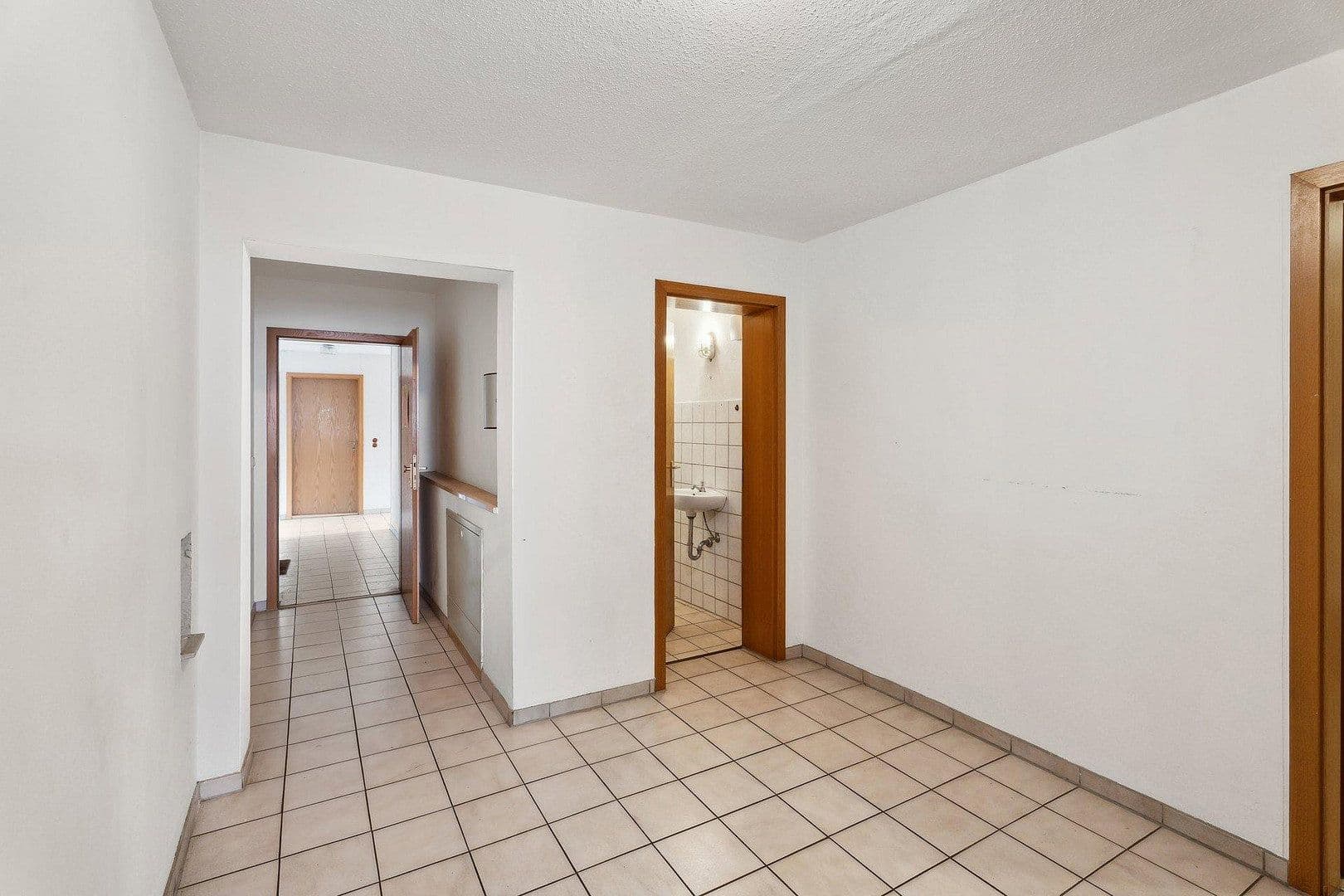Predaj domu 443 m², pozemek 1.079 m², Ottobeurer Straße 17, Markt Rettenbach, Bavorsko Predaj domu 443 m², pozemek 1.079 m², Ottobeurer Straße 17, Markt Rettenbach, Bavorsko
