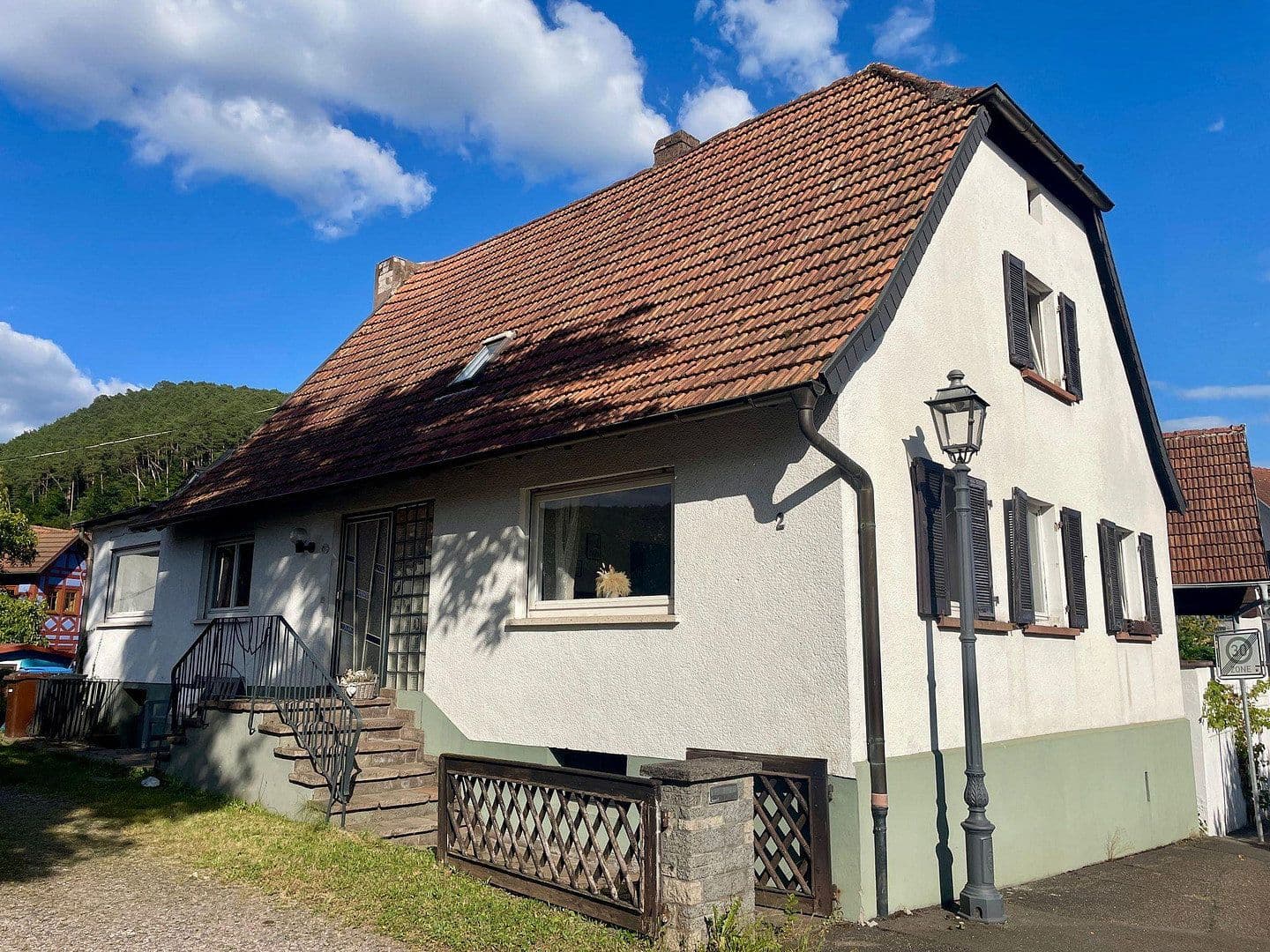 Predaj domu 146 m², pozemek 830 m², Friedhofstraße 2, Erfweiler, Porýnie-Falcko Predaj domu 146 m², pozemek 830 m², Friedhofstraße 2, Erfweiler, Porýnie-Falcko