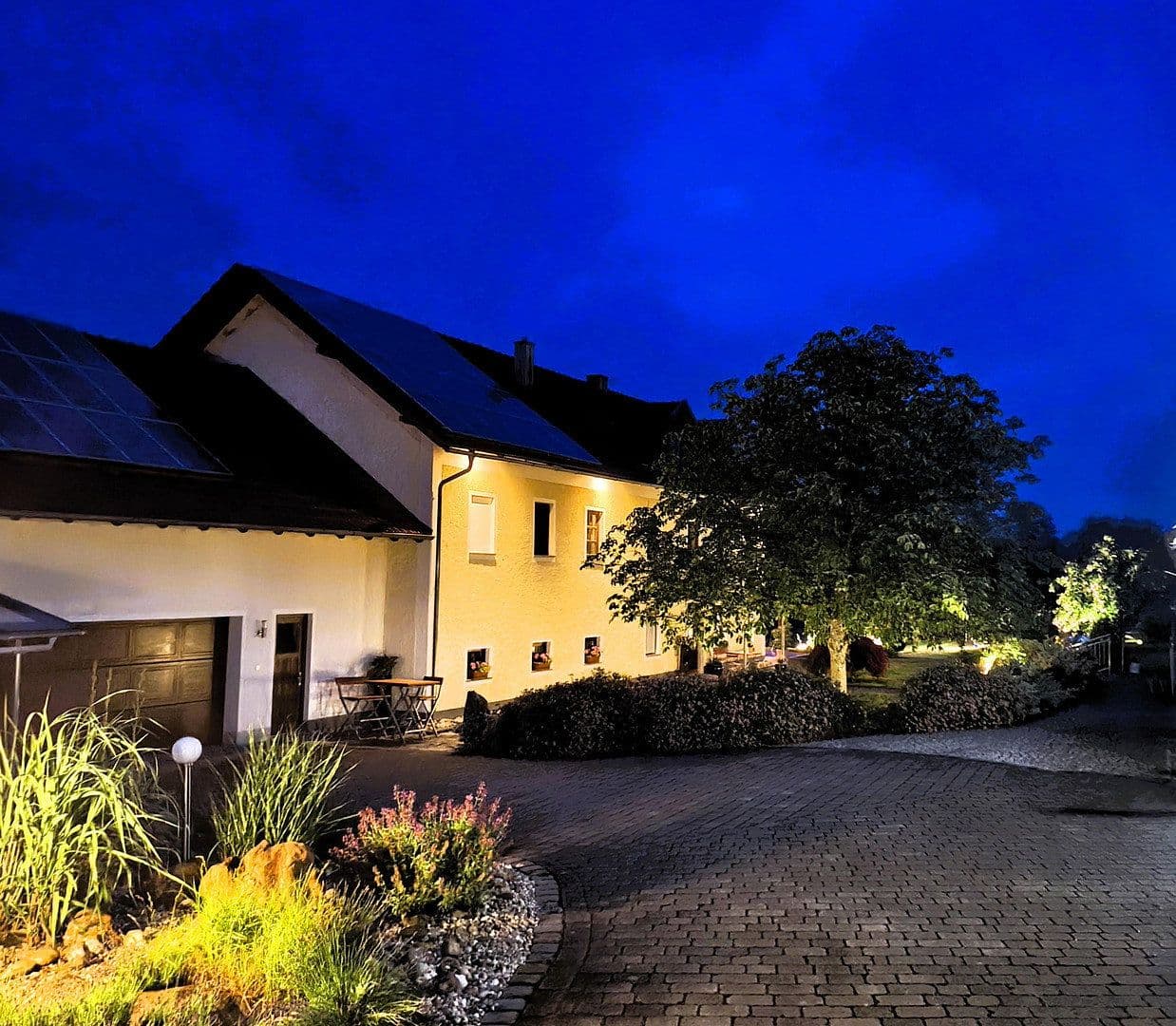 Predaj domu 340 m², pozemek 7.273 m², Vilshofen an der Donau, Bavorsko Predaj domu 340 m², pozemek 7.273 m², Vilshofen an der Donau, Bavorsko
