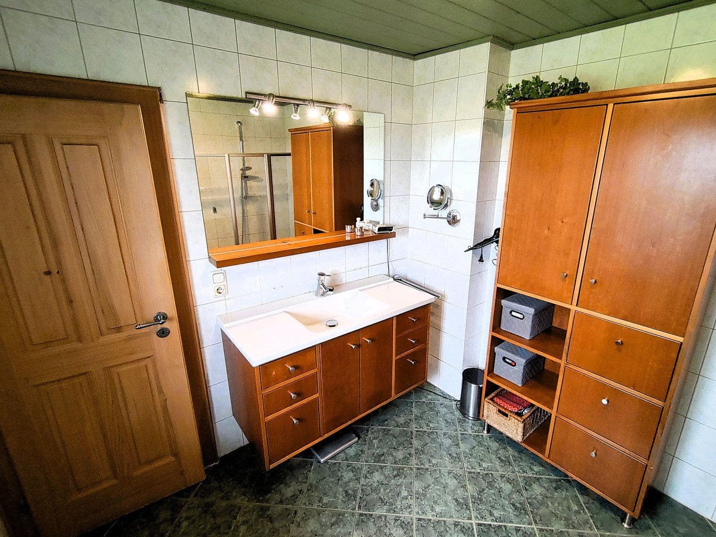 Predaj domu 340 m², pozemek 7.273 m², Vilshofen an der Donau, Bavorsko Predaj domu 340 m², pozemek 7.273 m², Vilshofen an der Donau, Bavorsko