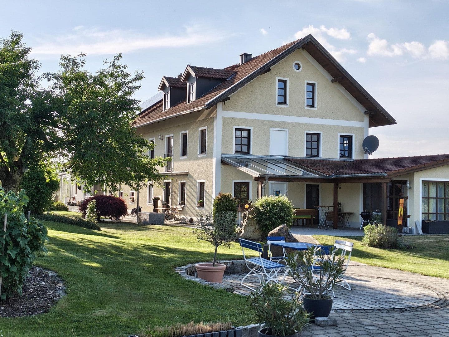 Predaj domu 340 m², pozemek 7.273 m², Vilshofen an der Donau, Bavorsko Predaj domu 340 m², pozemek 7.273 m², Vilshofen an der Donau, Bavorsko