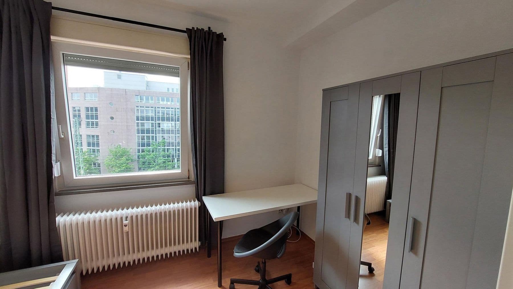 Prenájom bytu 4-izbový 74 m², Emser Strasse 40, Frankfurt, Hesensko Prenájom bytu 4-izbový 74 m², Emser Strasse 40, Frankfurt, Hesensko