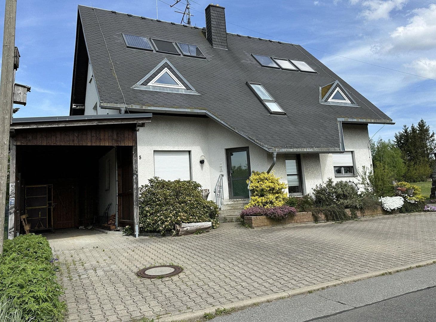 Predaj domu 243 m², pozemek 1.000 m², Zwönitz, Sasko Predaj domu 243 m², pozemek 1.000 m², Zwönitz, Sasko