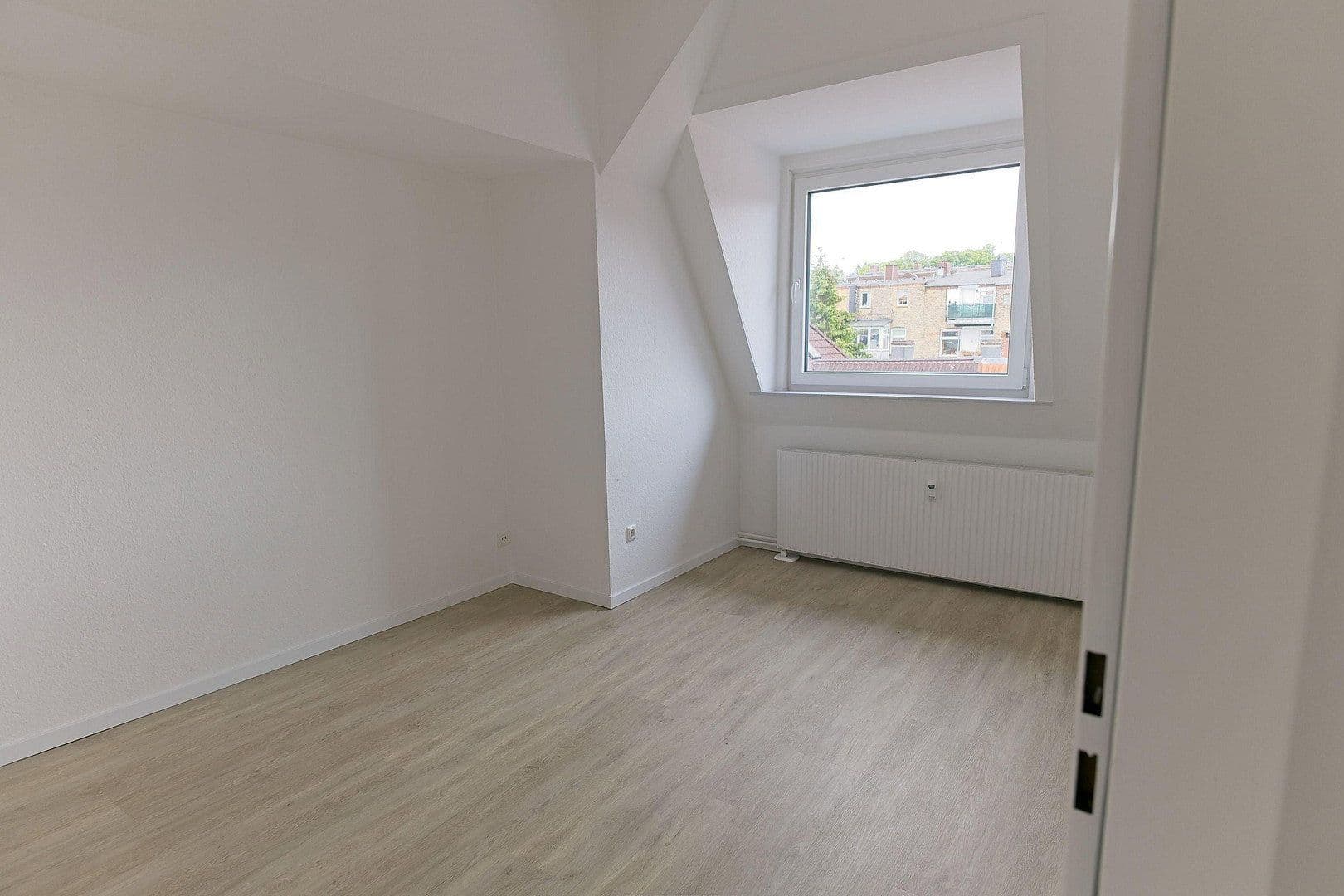 Prenájom bytu 3-izbový 70 m², Kiel, Šlezvicko-Holštajnsko Prenájom bytu 3-izbový 70 m², Kiel, Šlezvicko-Holštajnsko