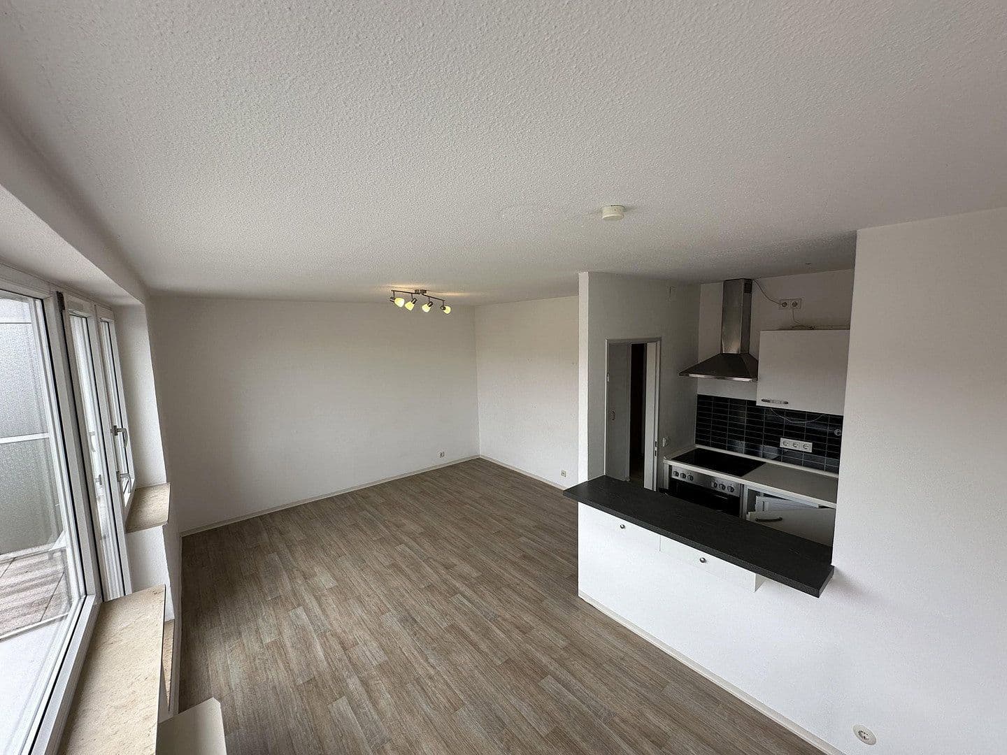 Prenájom bytu 2-izbový 47 m², Nürnberg, Bavorsko Prenájom bytu 2-izbový 47 m², Nürnberg, Bavorsko