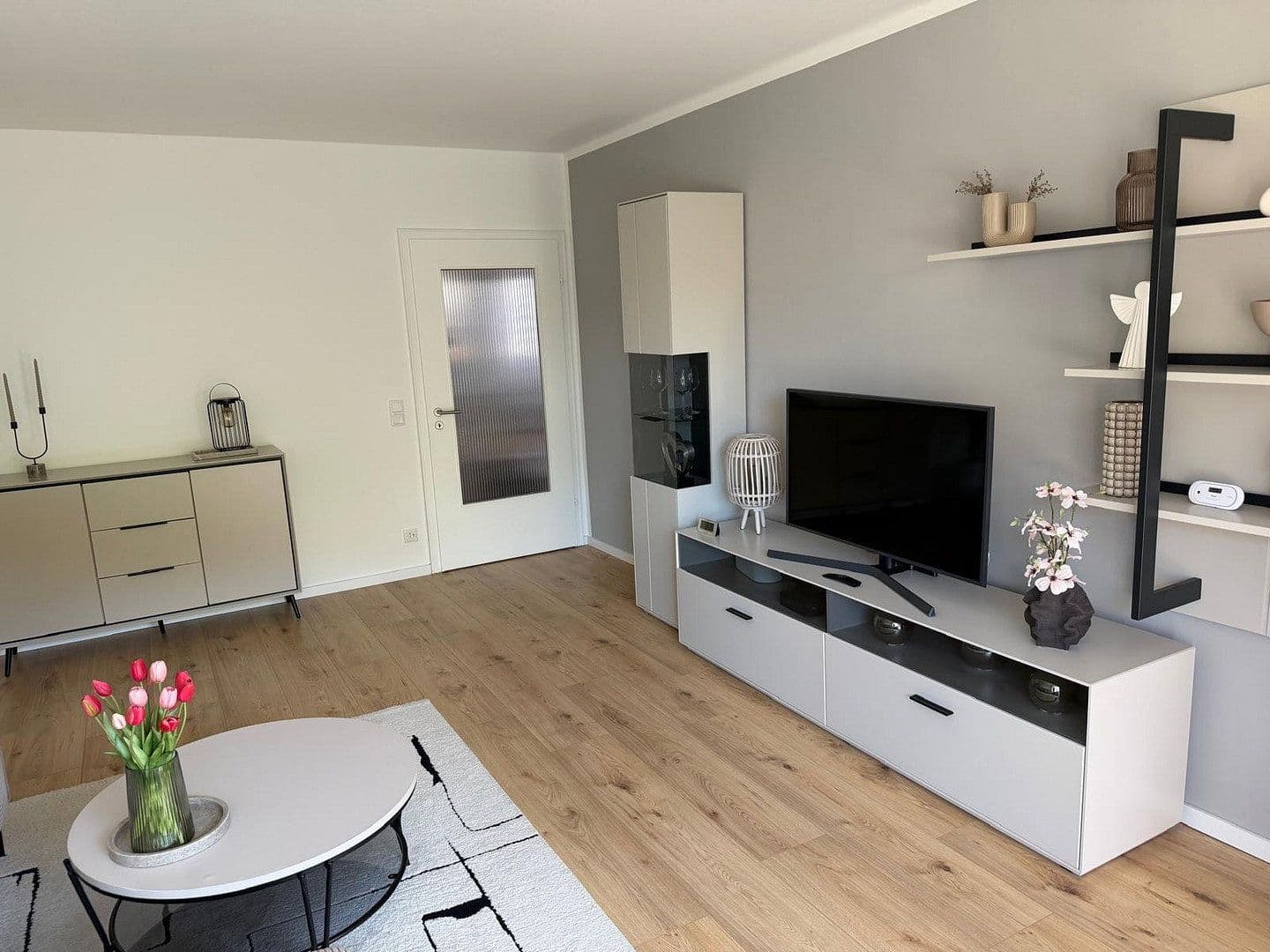 Prenájom bytu 3-izbový 81 m², Krefeld, Severné Porýnie - Westfálsko Prenájom bytu 3-izbový 81 m², Krefeld, Severné Porýnie - Westfálsko
