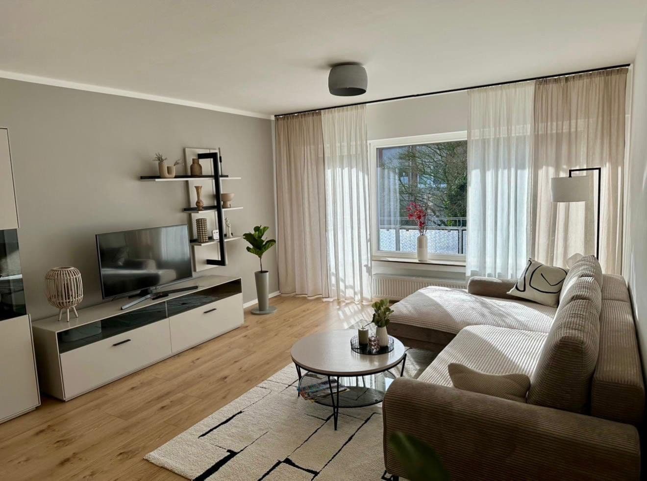 Prenájom bytu 3-izbový 81 m², Krefeld, Severné Porýnie - Westfálsko Prenájom bytu 3-izbový 81 m², Krefeld, Severné Porýnie - Westfálsko