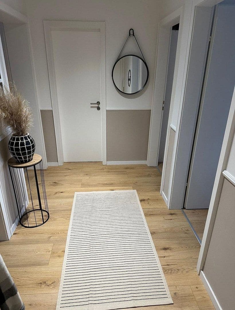 Prenájom bytu 3-izbový 81 m², Krefeld, Severné Porýnie - Westfálsko Prenájom bytu 3-izbový 81 m², Krefeld, Severné Porýnie - Westfálsko
